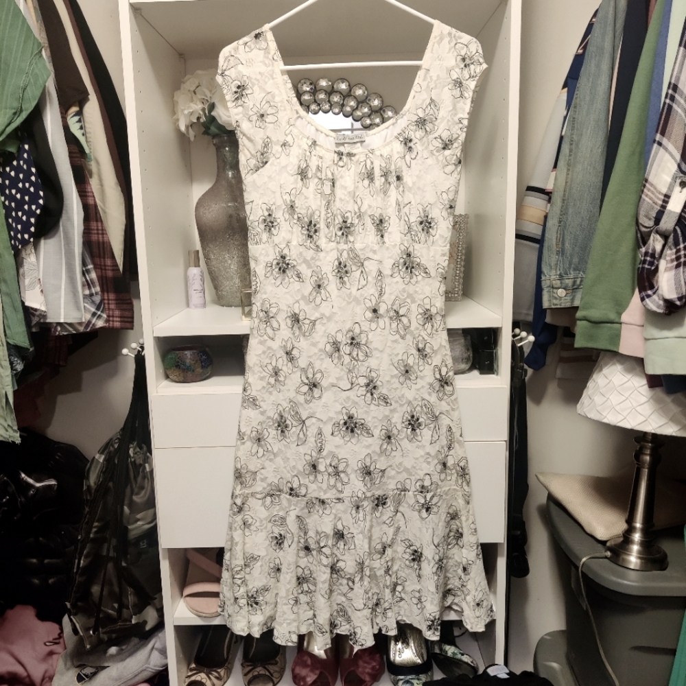 Body Central Lace Floral dress